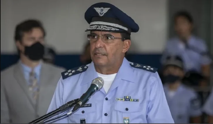 Baptista Jr. confirma ao STF que Freire Gomes disse a Bolsonaro que poderia prendê-lo