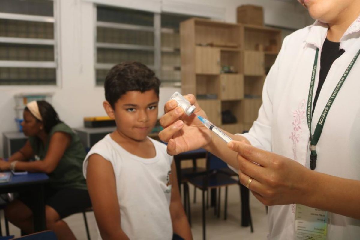 Santos, SP, inicia vacinação em escolas municipais nesta segunda-feira; saiba mais | Mais Saúde