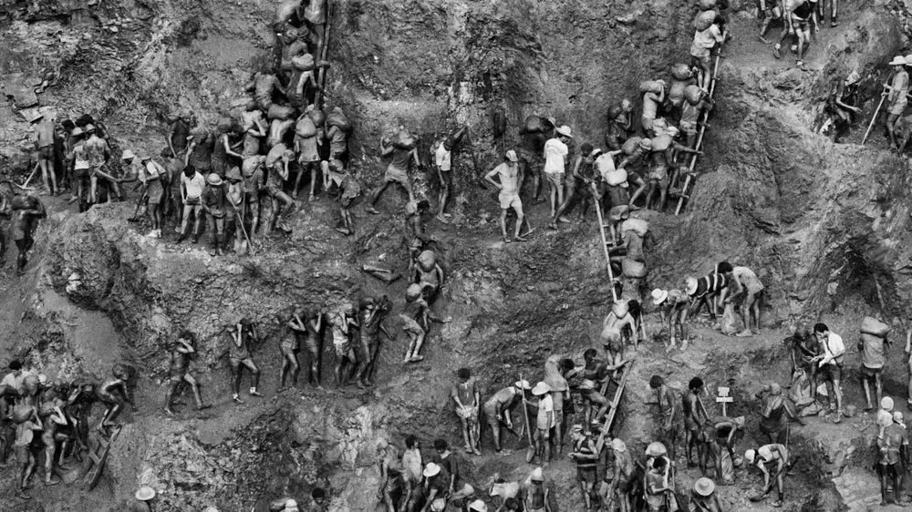 Sebastião Salgado na prosa sobre o diabo e a extrema direita
