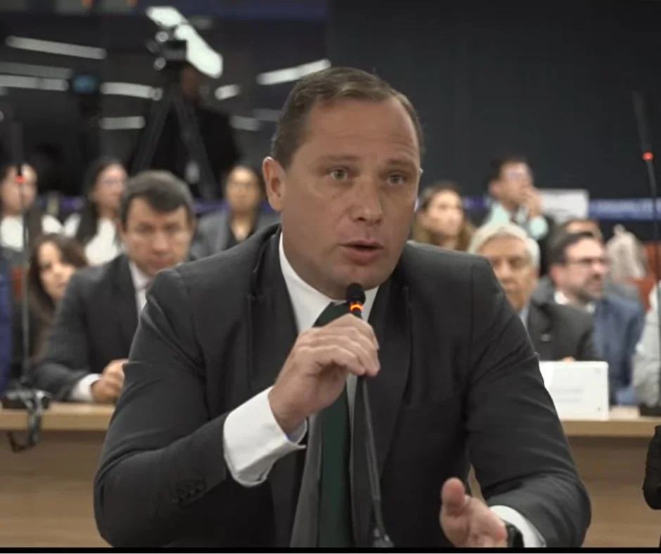 Cid diz que defesa de Bolsonaro quer desestabilizar ação