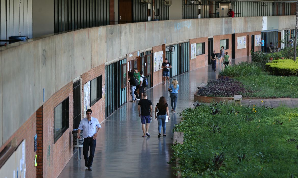 Administração lidera ranking de cursos com mais bolsas oferecidas pelo Prouni
