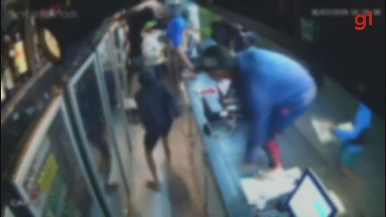 Criminosos invadem distribuidora de bebidas e agridem funcionário em Guarujá, SP; VÍDEO | Santos e Região