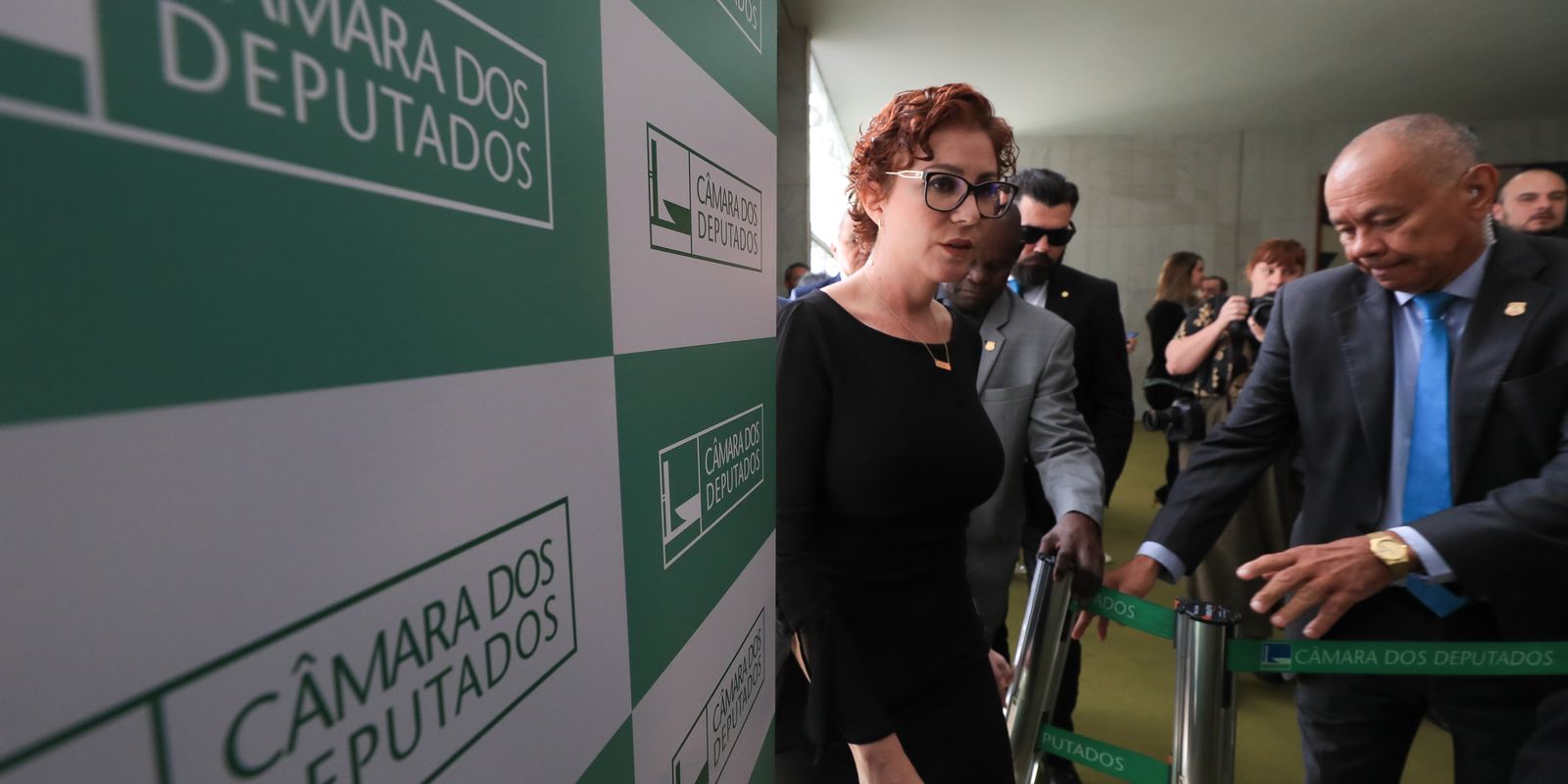 Hugo Motta diz que providências sobre Zambelli já estão sendo tomadas