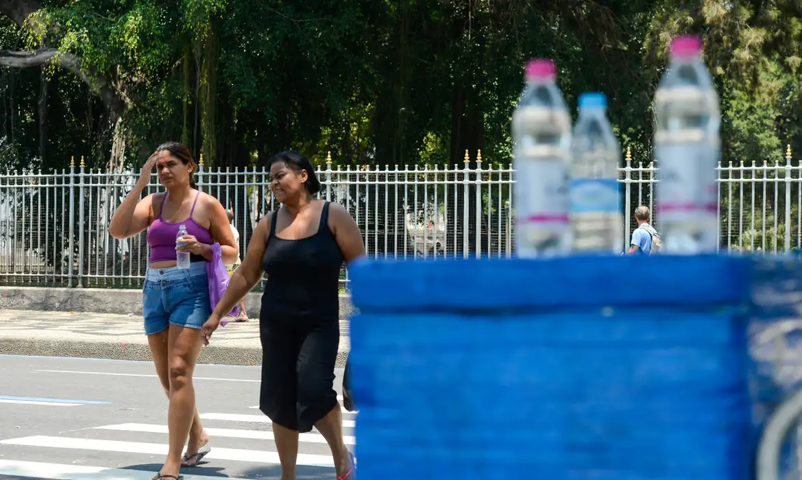 Previsão do tempo: chuva no Sul e sol no Sudeste e Centro-Oeste nesta quinta (17)