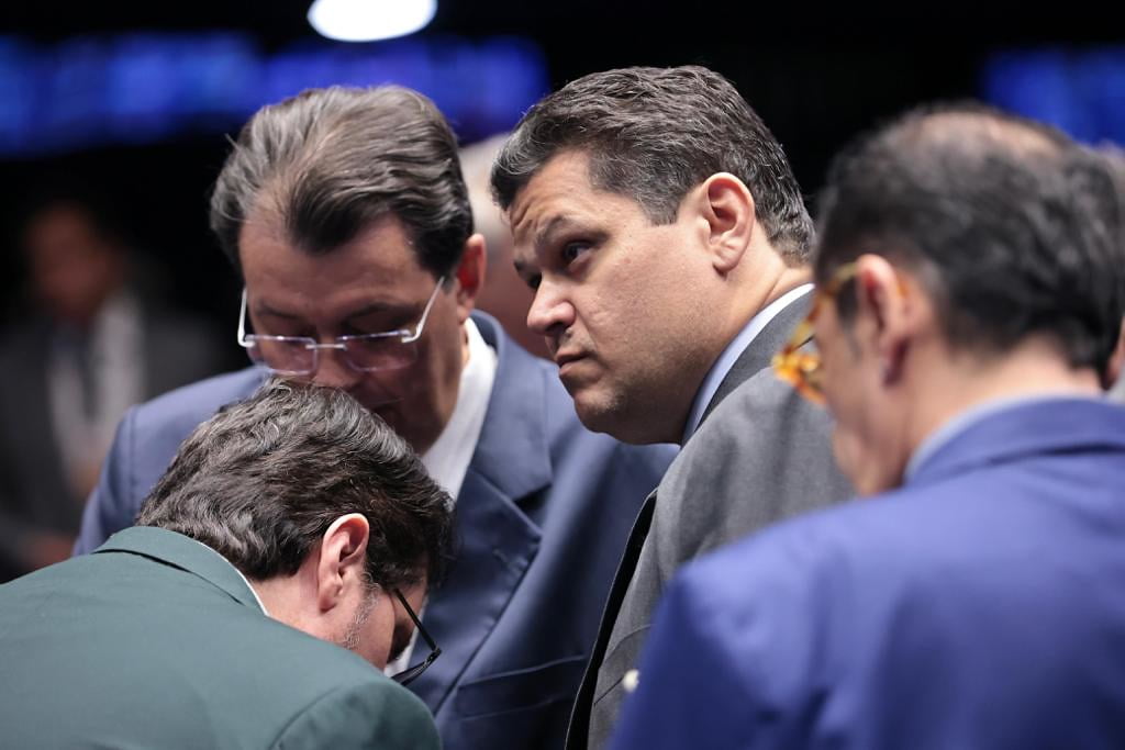 Alcolumbre fecha portas, ameaça Girão e sepulta ‘Pacote da Paz’