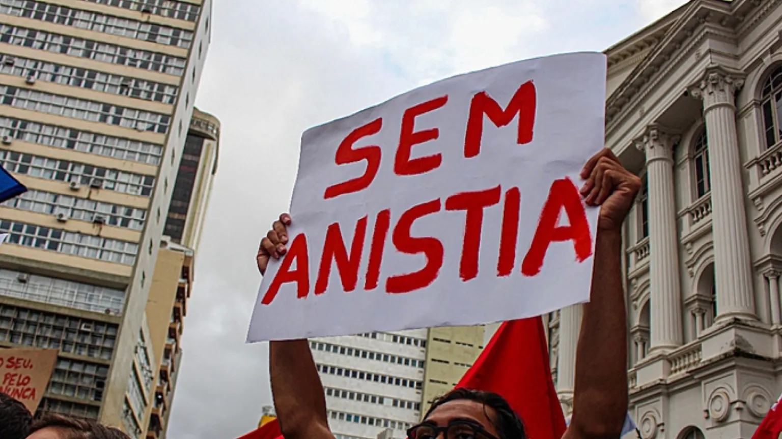 Anistia desespero e a urgência