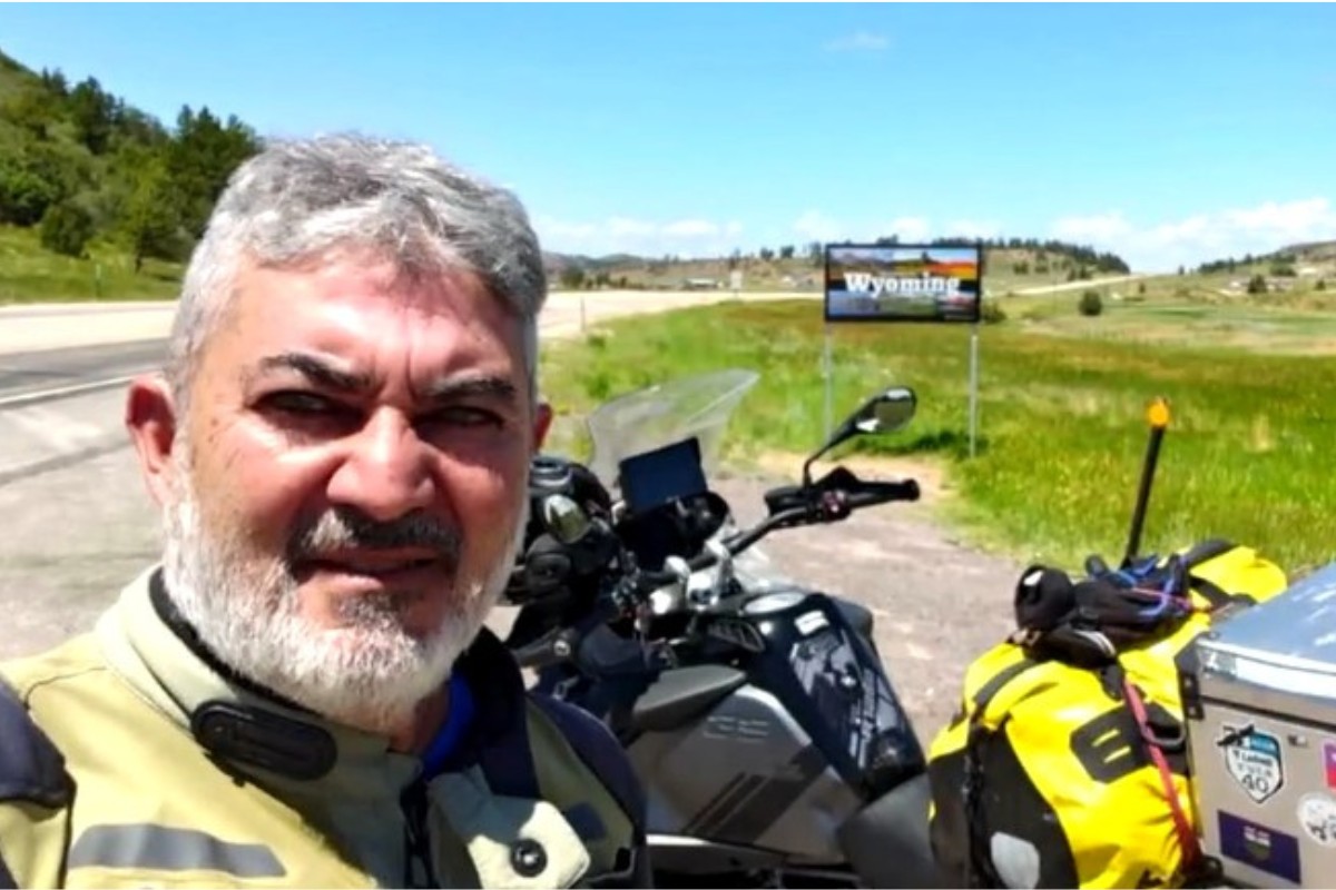 Do Brasil ao Alasca: empresário cruza 14 países em aventura sobre duas rodas; VÍDEO | Santos e Região