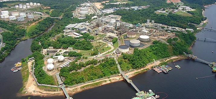Justiça dá isenção de imposto e empresa ‘leva de graça’ refinaria da Petrobras