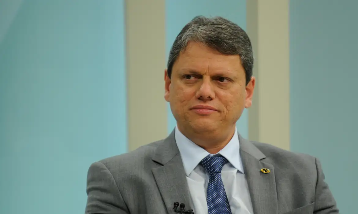 O governador Tarcísio de Freitas fará operação escudo na Faria Lima?