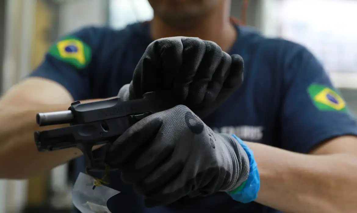 Taurus: Tarifaço obriga fabricante de armas dar férias coletivas a funcionários