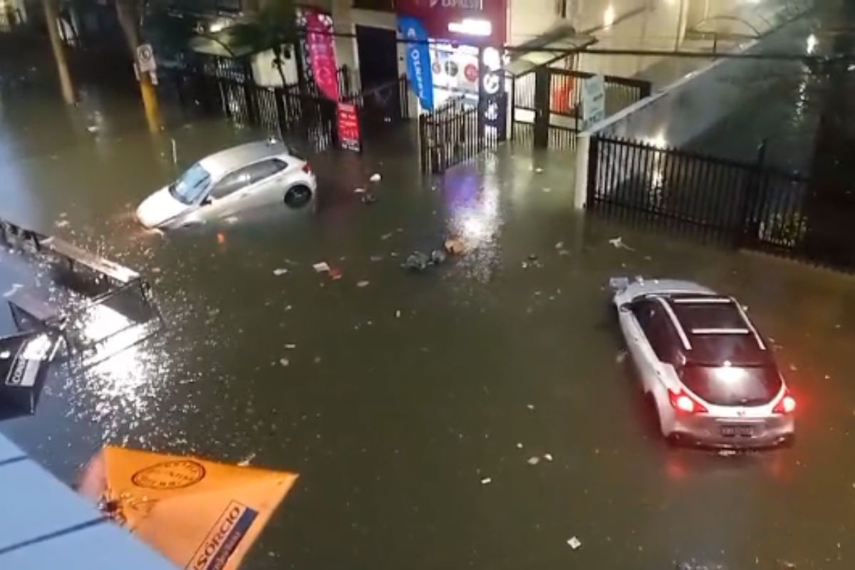 Temporal deixa cidades debaixo d’água e provoca transtornos no litoral de SP; VÍDEO | Santos e Região