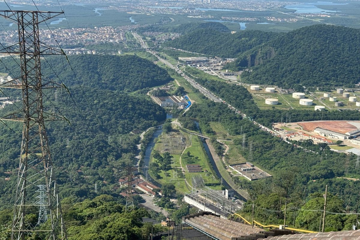 como funciona a usina estratégica e quase invisível na Serra do Mar