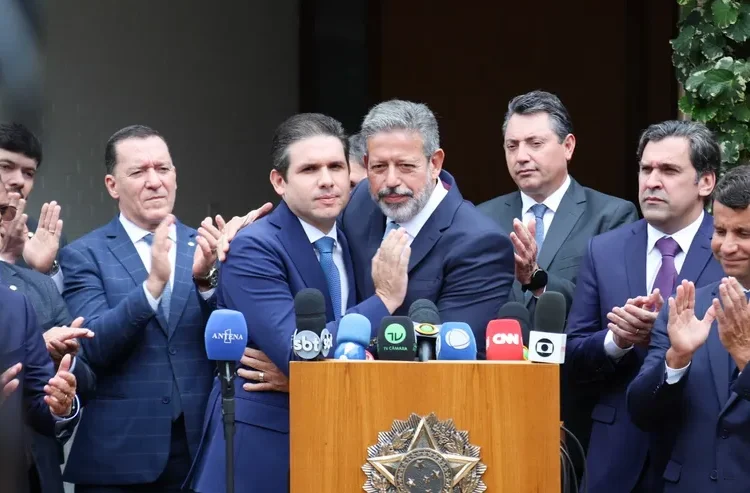 70% DESAPROVAM A CÂMARA – ICL Notícias
