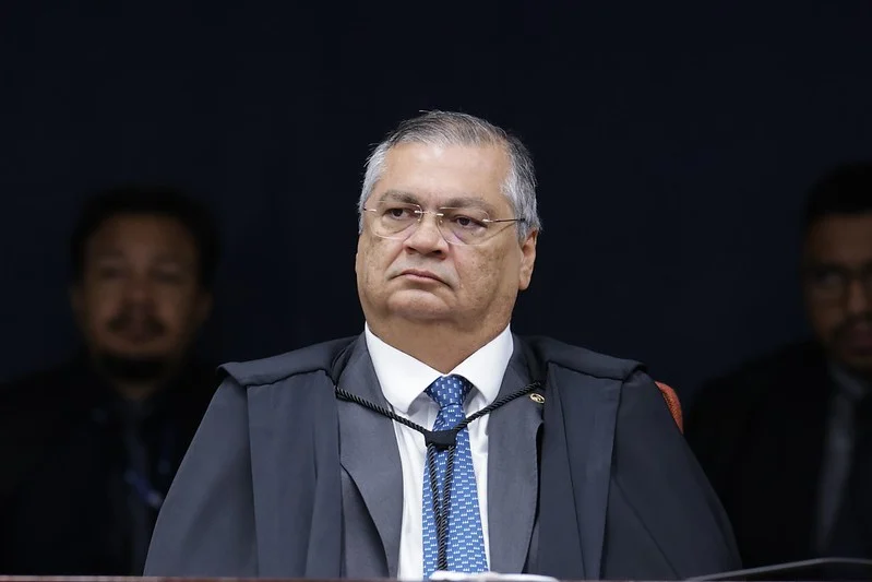Dino suspende quebra de sigilo de Lulinha e outros alvos da CPI do INSS