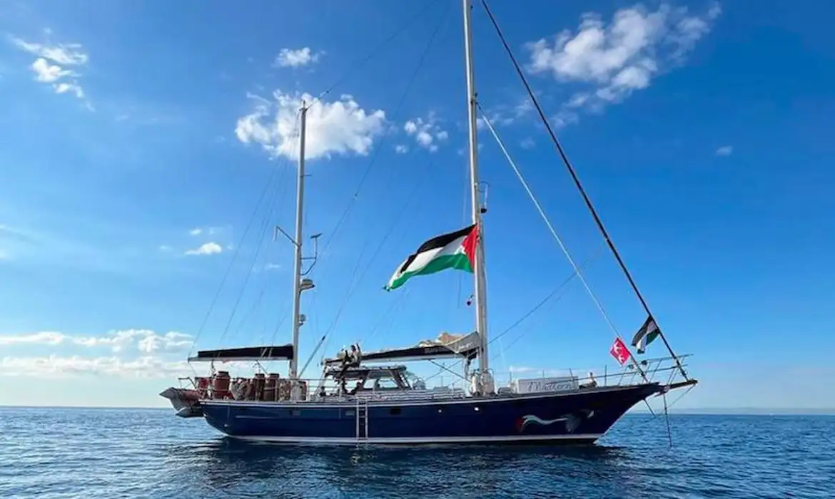 Flotilha parte da Tunísia rumo a Gaza em desafio ao bloqueio israelense