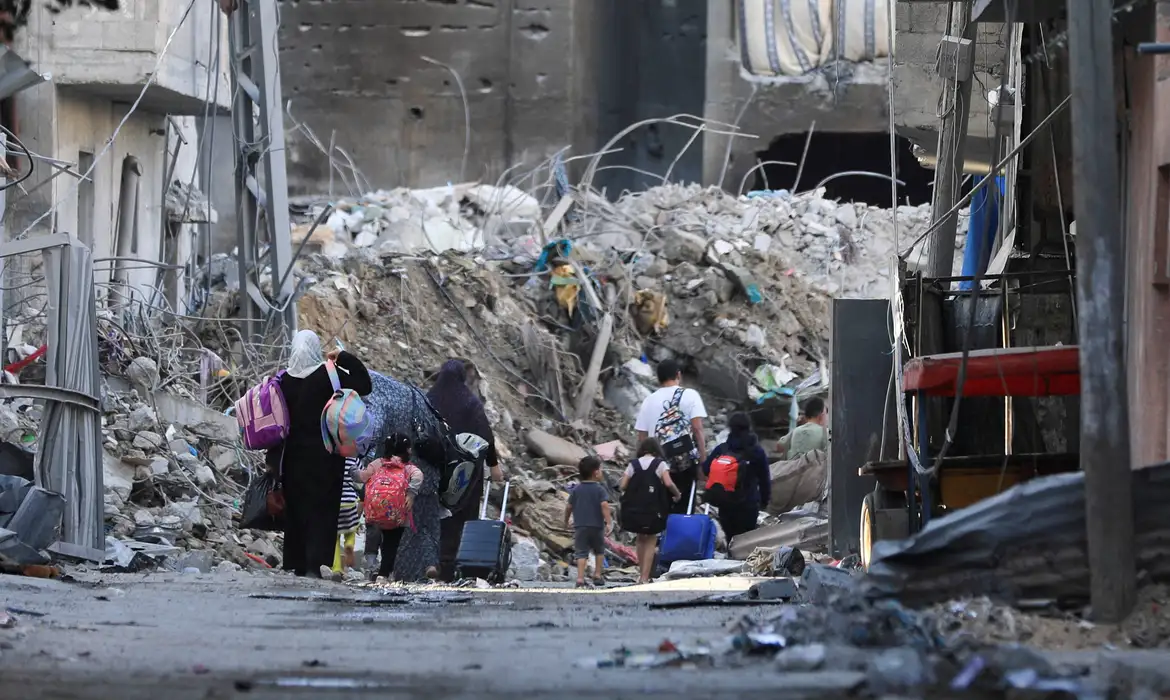 Israel envia tanques para o interior e intensifica ofensiva na Cidade de Gaza
