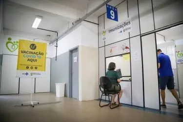 Surto de Covid-19 em hospital de Porto Alegre deixa dois mortos e 65 infectado