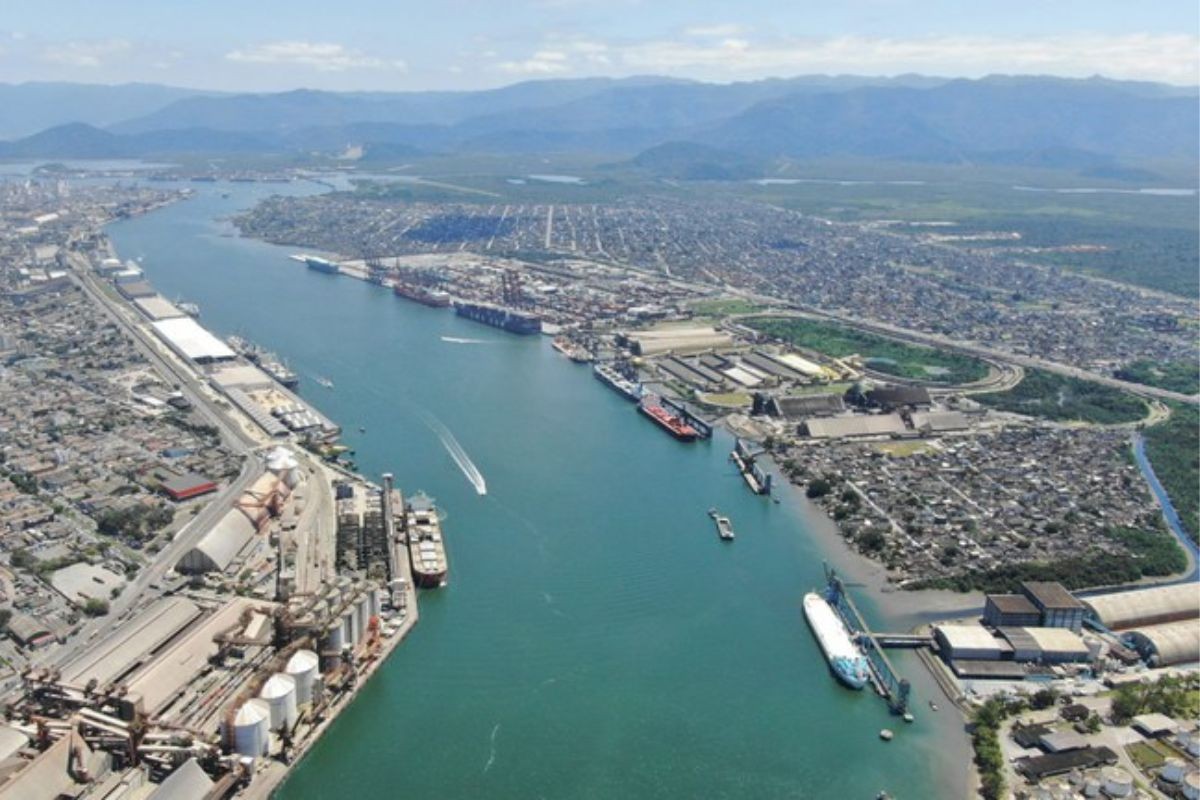 APS conclui dragagem no Porto de Santos e prepara canal de para 17 metros