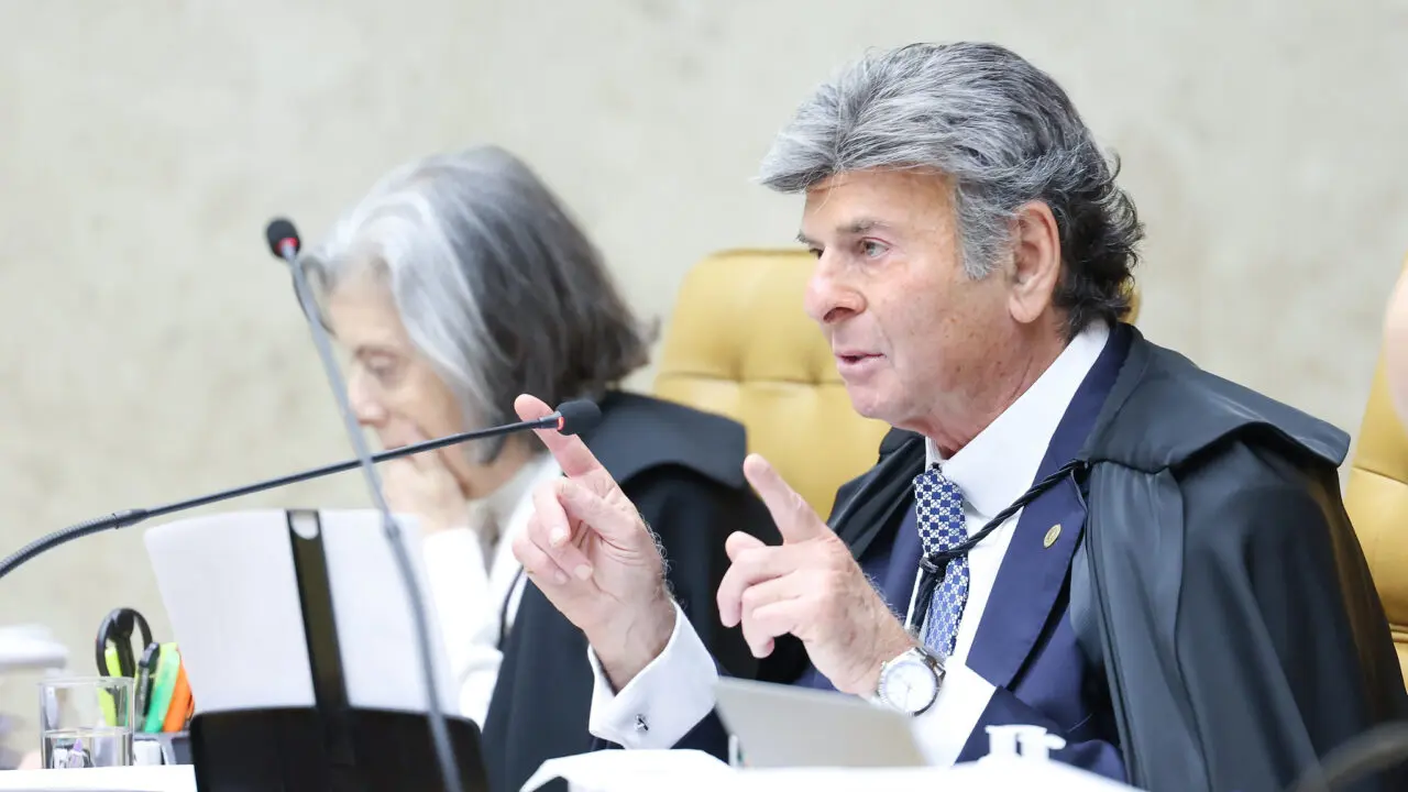 Após discussão, Fux abandonou plenário do STF durante críticas de Gilmar à Lava Jato
