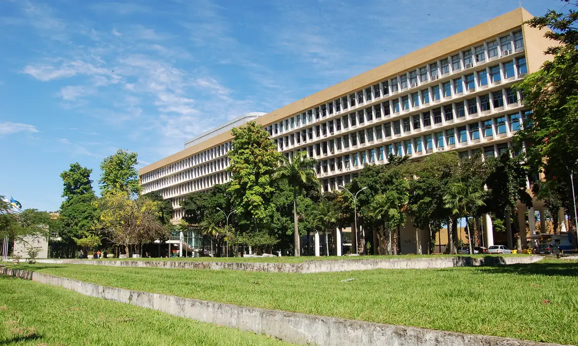 Como é que Argentina pode e o Brasil não? Passe Livre na universidade!