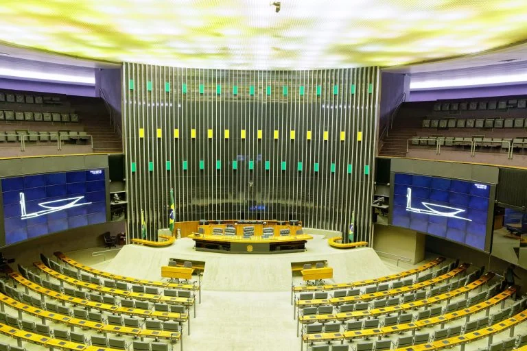 Conselho de Ética instaura processos para suspender deputados de motim bolsonarista
