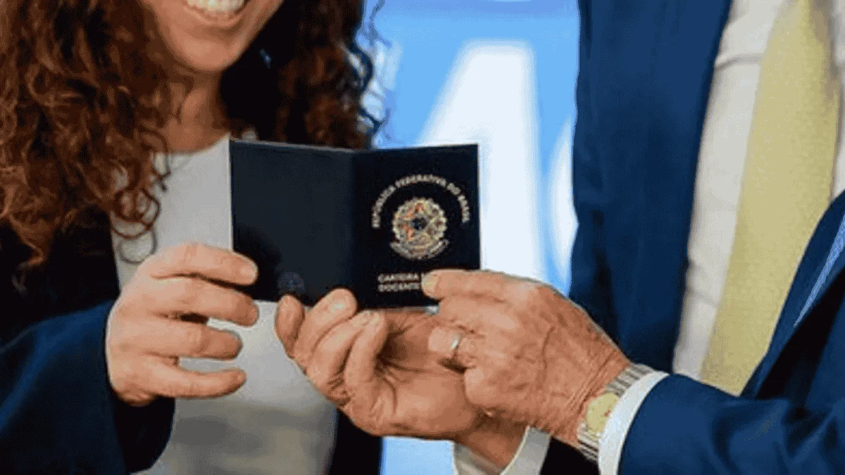 Entenda o que é a Carteira Nacional Docente, destinada a professores
