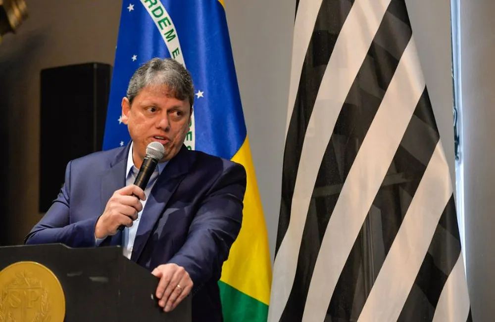 Juiz determina que gestão Tarcísio reconduza professores afastados por licença médica