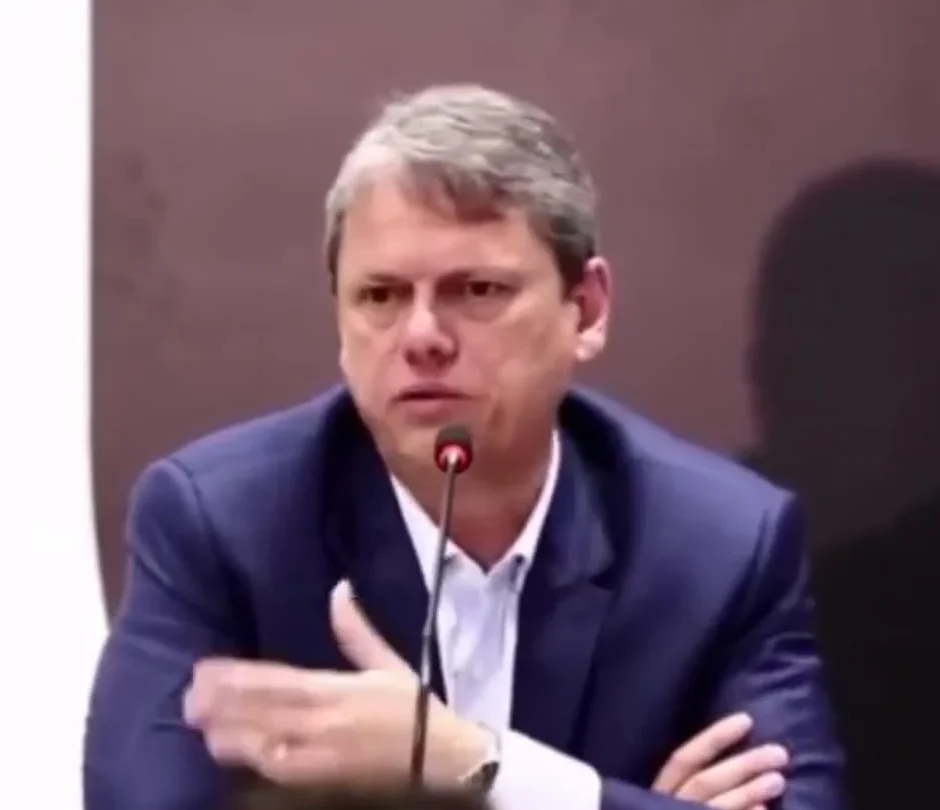 ‘No dia que começarem a falsificar Coca-Cola, eu vou me preocupar’, diz Tarcisio sobre metanol