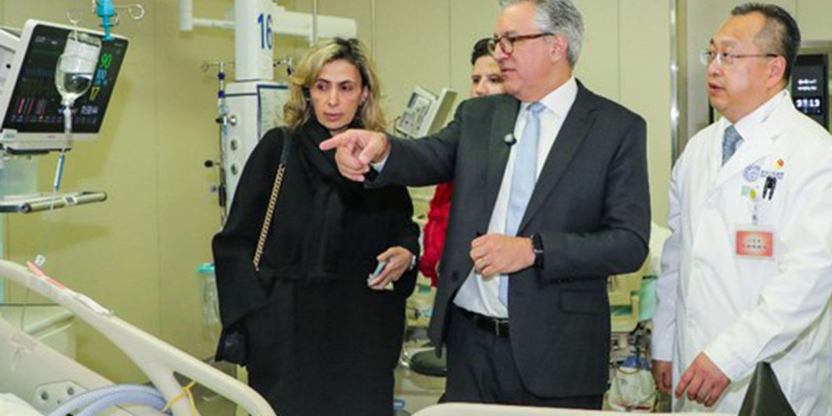 Padilha visita hospital inteligente na China
