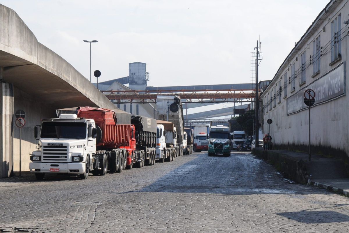 Porto de Santos terá dois condomínios logísticos com 877 vagas
