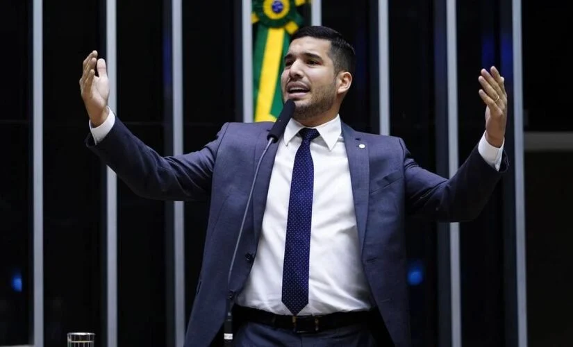 PL gastou R$ 844 mil para turbinar redes de André Fernandes e de seu pai