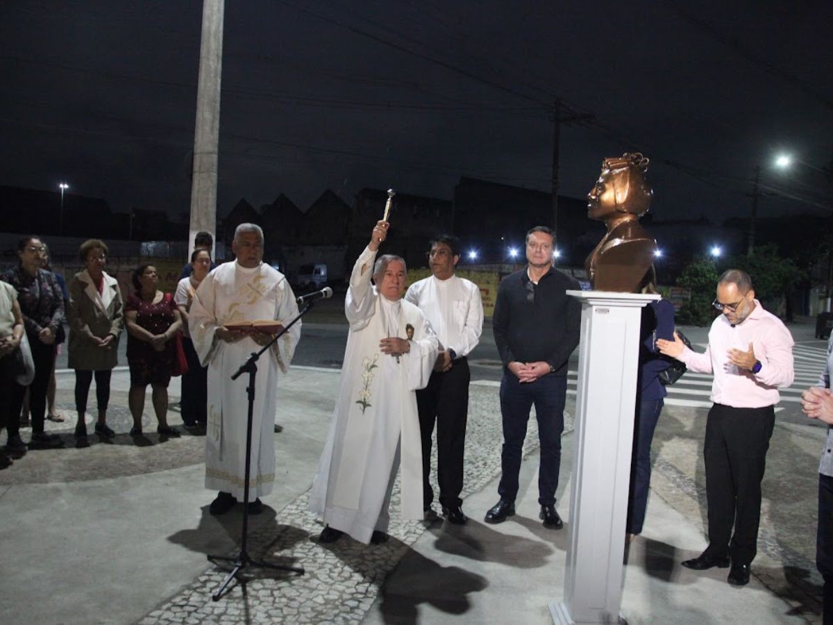 Santa Bakhita, canonizada por milagre em Santos, ganha busto e praça na cidade