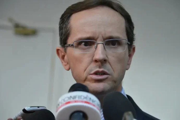 Zema nomeia ex-promotor advogado de mineradoras para chefiar órgão ambiental em MG