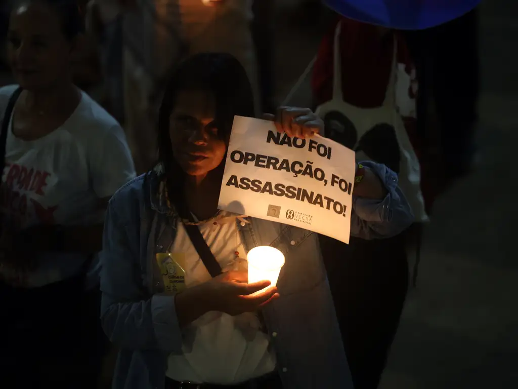 Corregedoria prende cinco PMs suspeitos de crimes durante matança no RJ