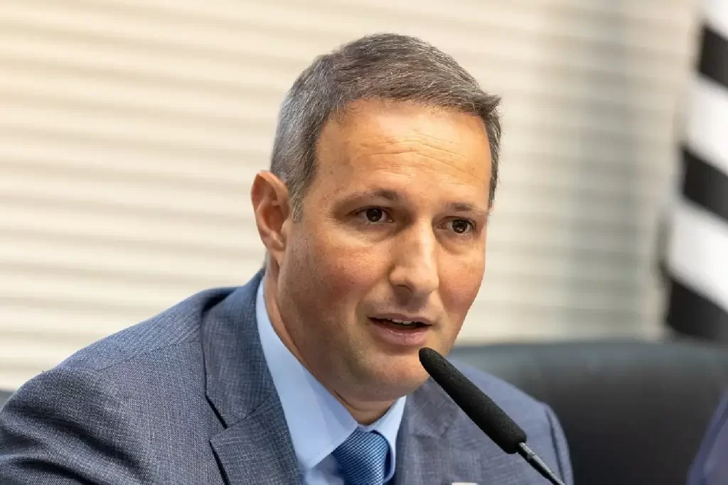 Derrite altera texto e diz que PF pode investigar facção, mas só em parceria ou com autorização de estados