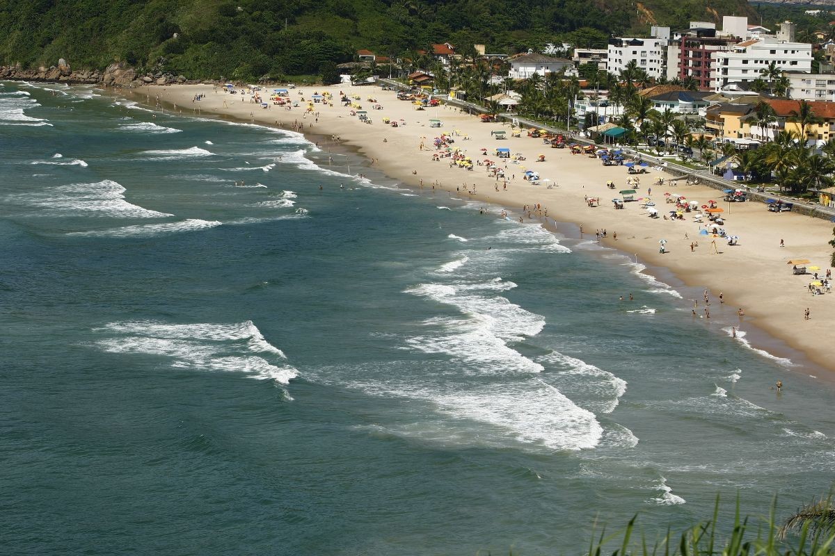 Feriado prolongado registra 105 salvamentos e uma morte no mar no litoral de SP