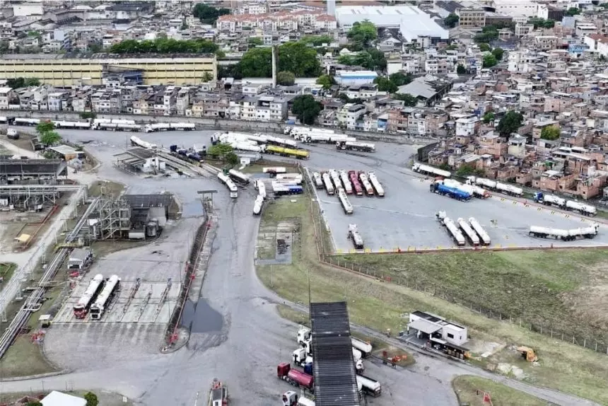Grupo Fit, da refinaria de Manguinhos, é alvo de operação por suspeita de sonegação