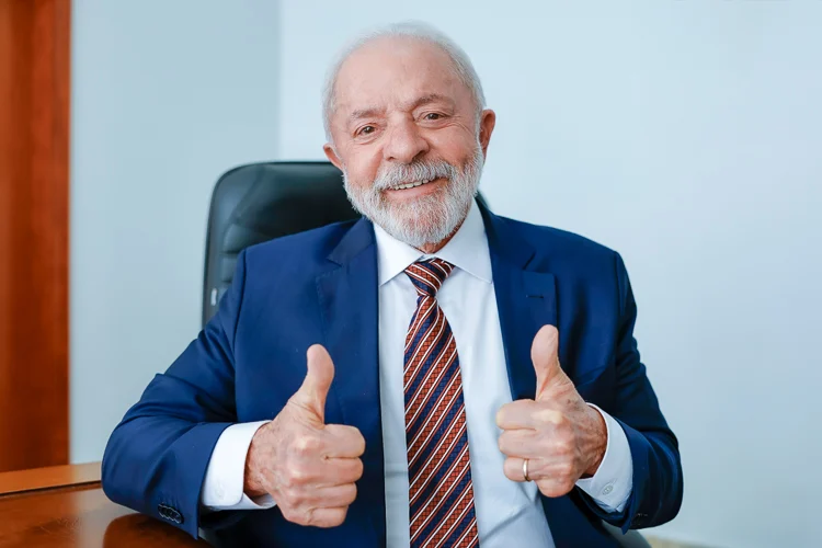 Lula recebe alta hospitalar após passar por cirurgia de catarata em Brasília