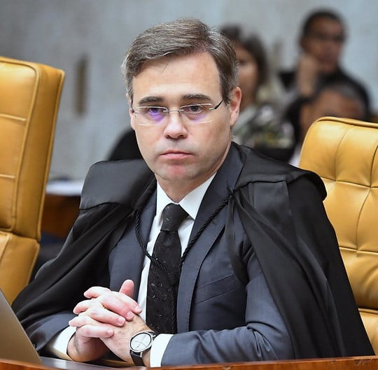 Mendonça é 1º no STF a celebrar indicação de Lula e diz que Messias é nome qualificado