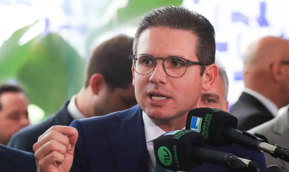 Motta critica interferência entre Poderes após blindagem a ministros do STF