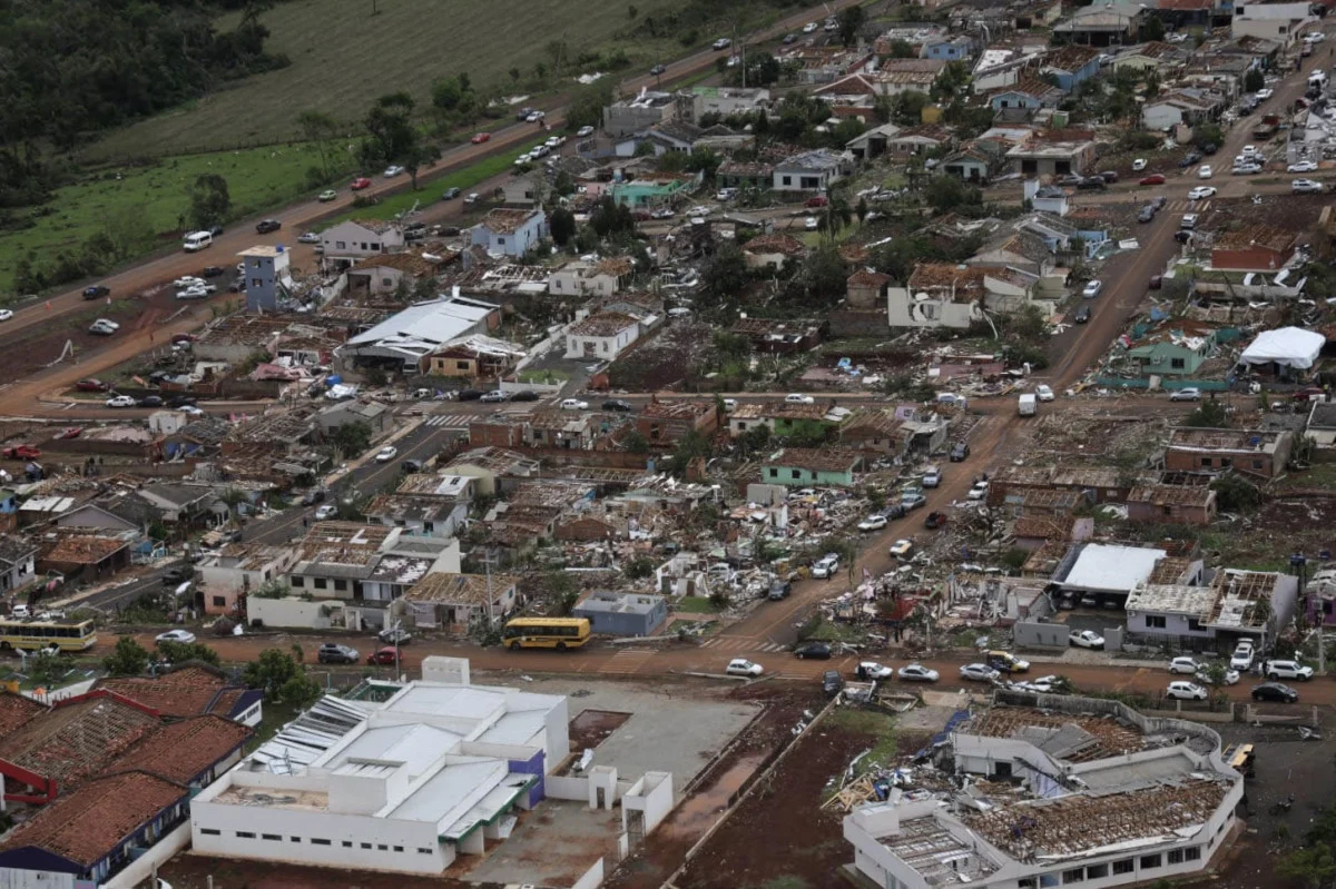Paraná confirma sétima morte após tornados, e número total de vítimas no Sul chega a 8