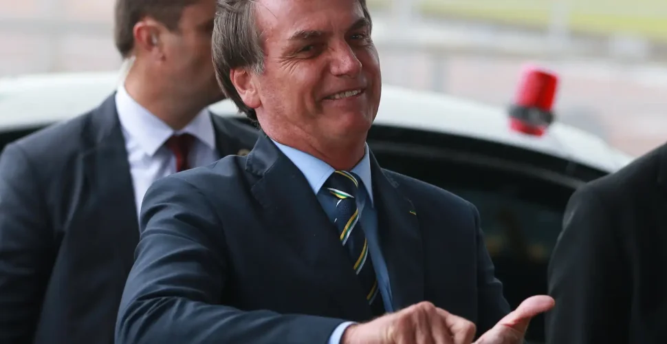 STF dá 24 horas para defesa de Bolsonaro explicar violação da tornozeleira eletrônica