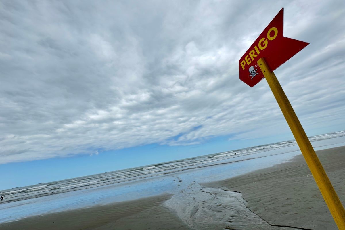 Turista desaparece no mar após ser arrastado por correnteza no litoral de SP