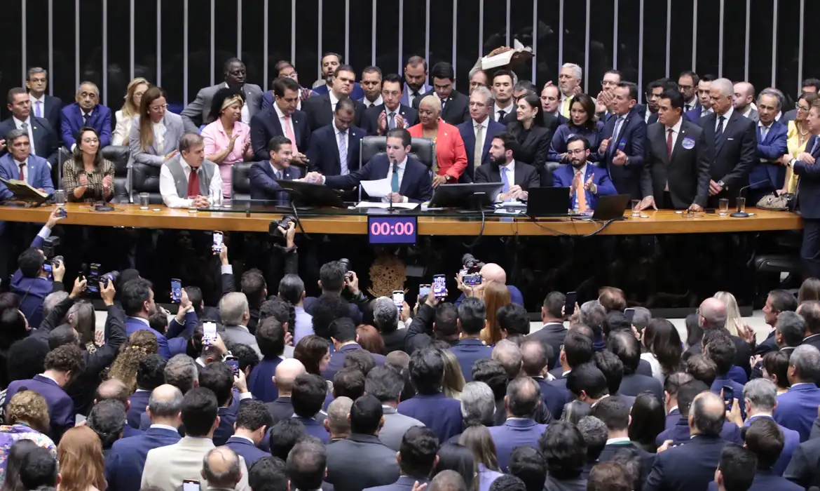 A presidência sem comando: liderança em falta na Câmara