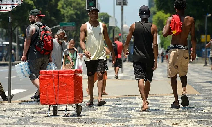 Calor intenso atinge boa parte do país nesta quinta