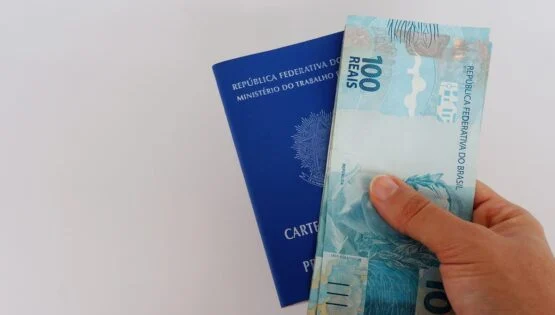 Governo Lula confirma salário mínimo de R$ 1.621 para 2026