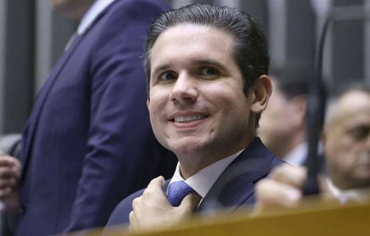 Hugo Motta pauta anistia sem acordo com líderes da Câmara e Senado