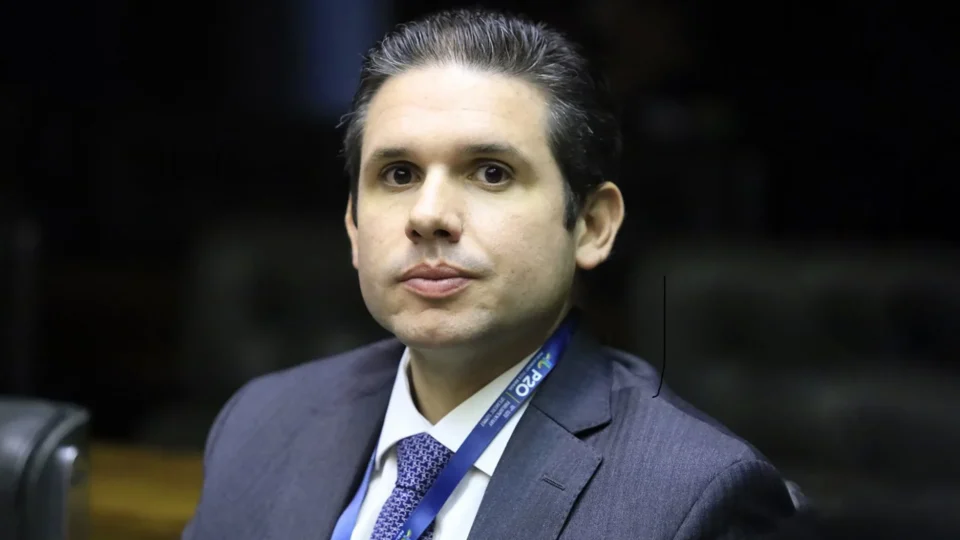 Hugo Motta sem condições de ser Hugo Motta