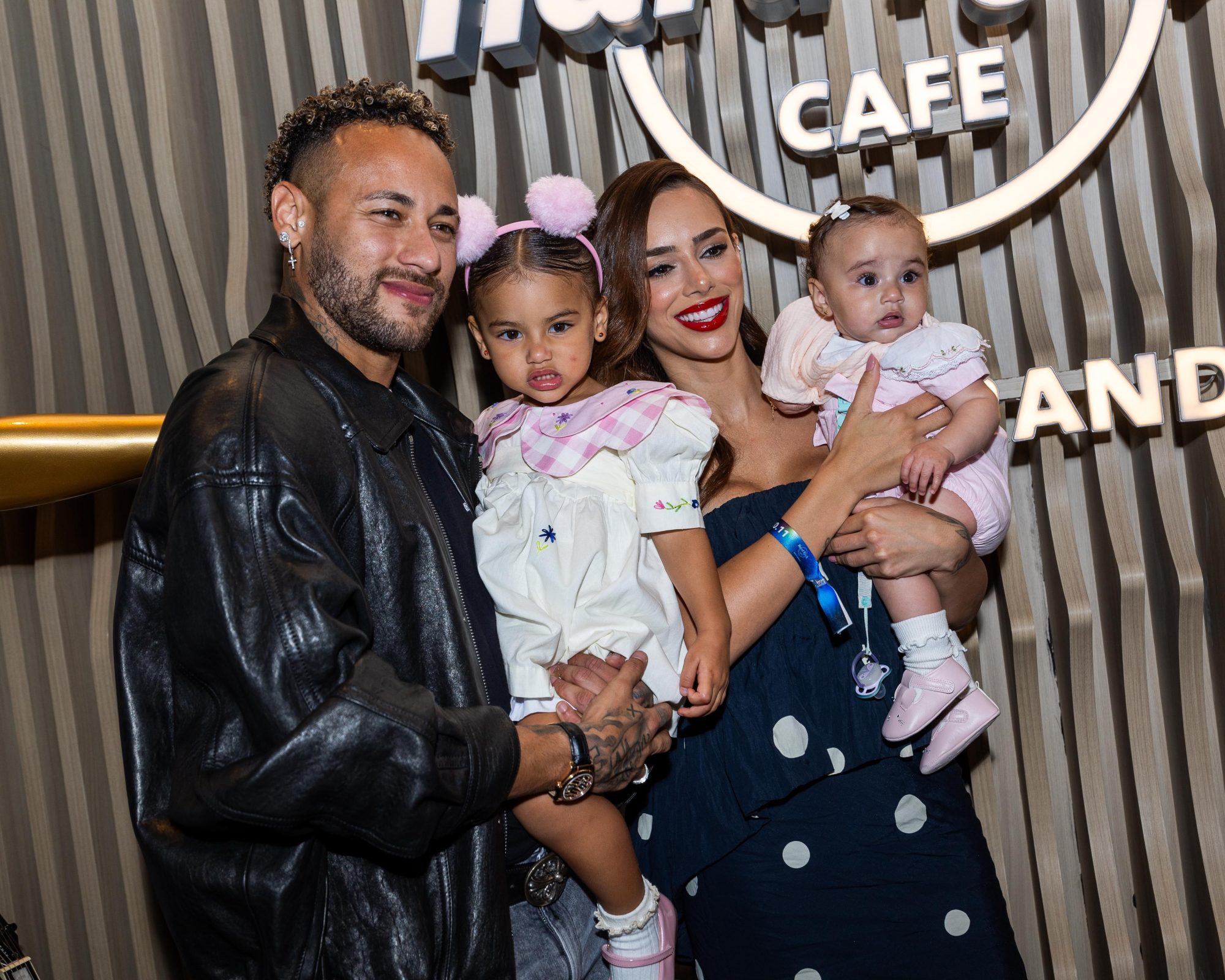 Neymar Jr. e Ultraje a Rigor marcam chegada do Hard Rock Cafe a PG