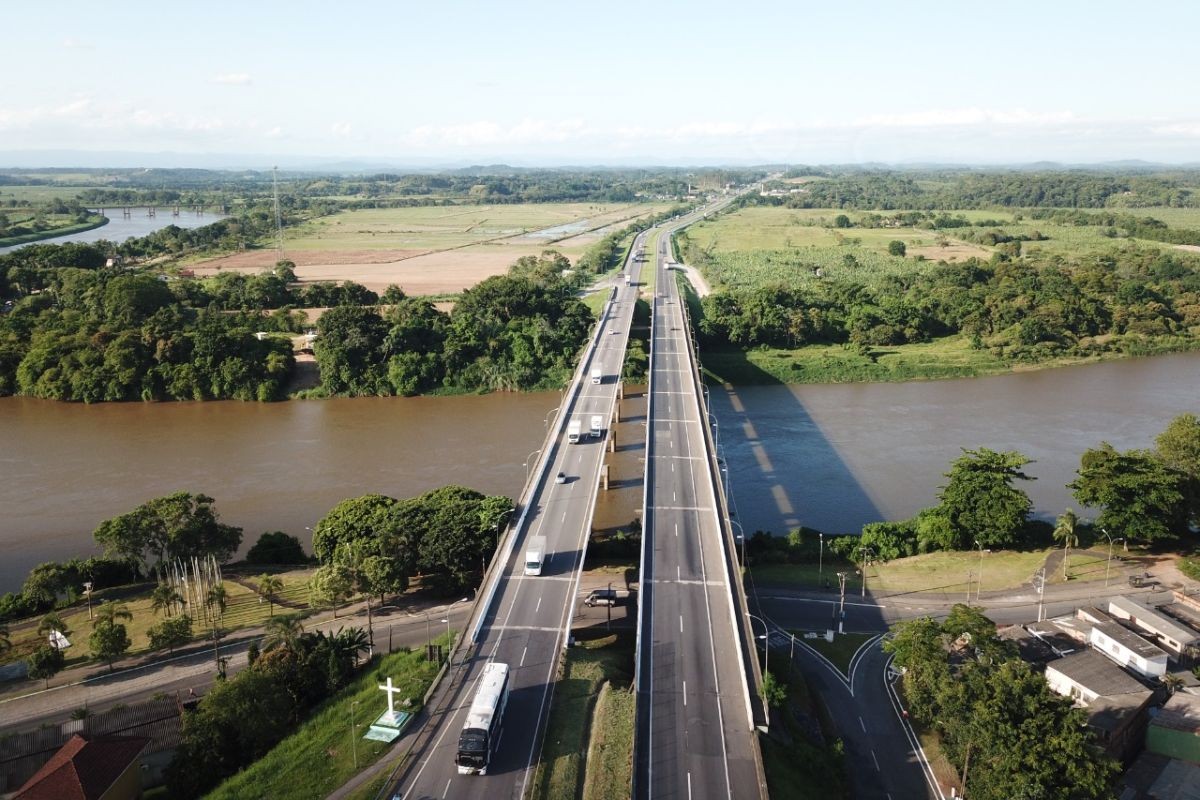 Pedágios da BR-116 têm reajuste e custam R$ 4,30 entre SP e PR